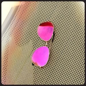 Ellen Tracy Pink colored aviator sunglasses